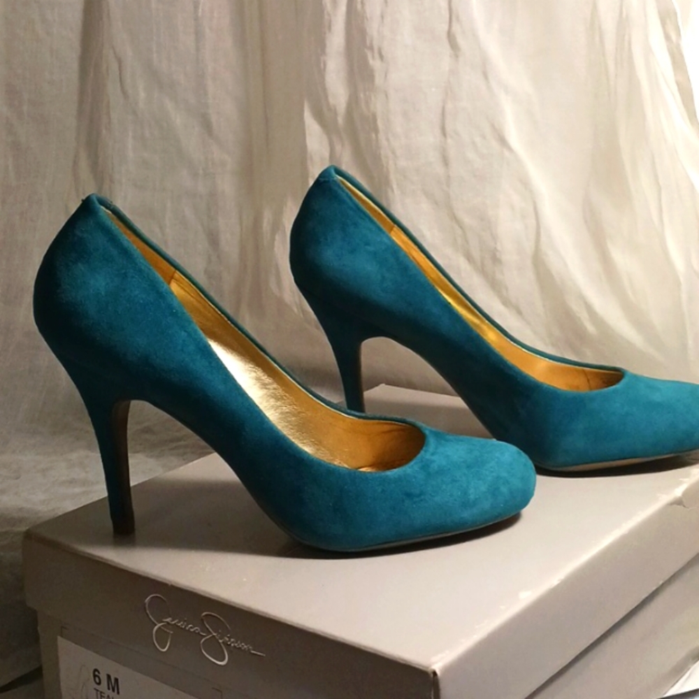 JESSICA SIMPSON TEAL SUEDE High heels size 6 Never worn!